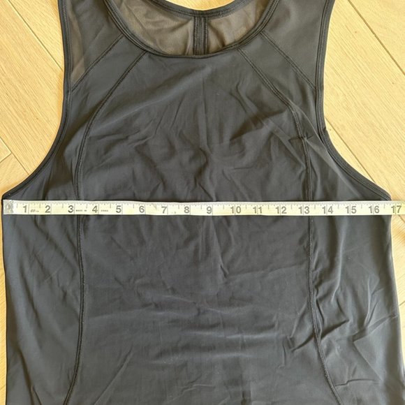 lululemon activewear top - Picture 4 of 5